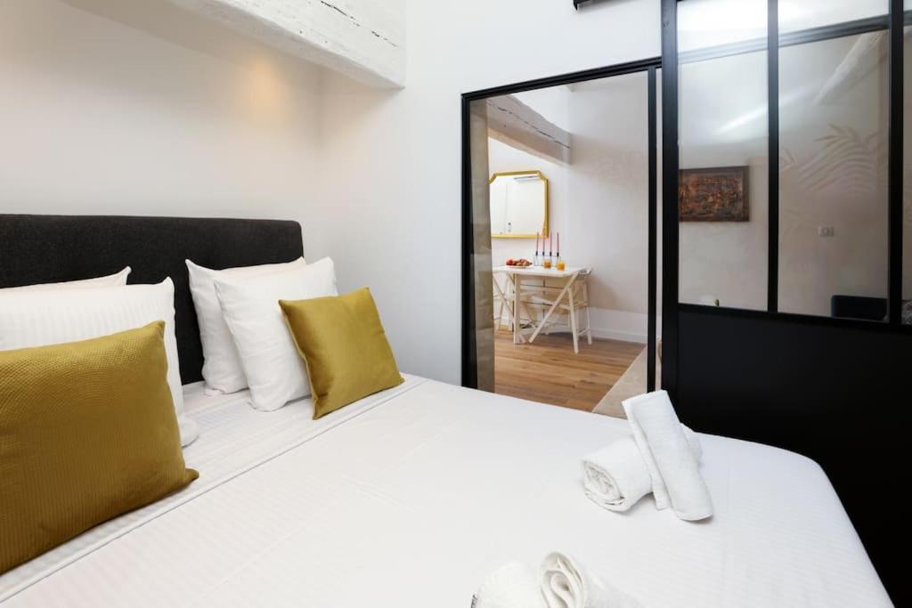 Apartamento Le Palais D'Alienor - Parking Gratuit Carcasona Exterior foto